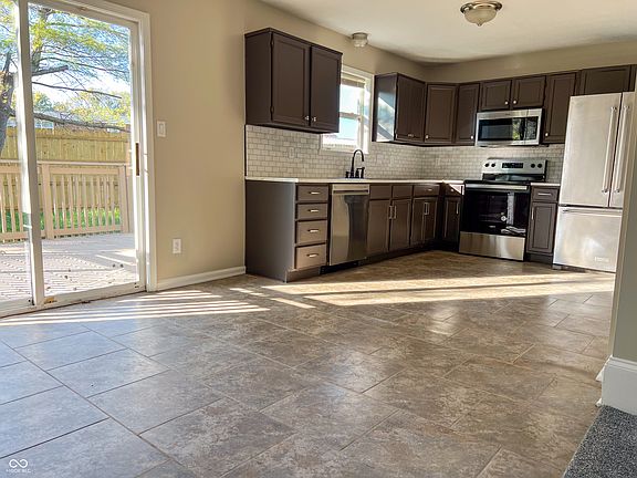 5th image of 18402 Harvest Meadows Dr W