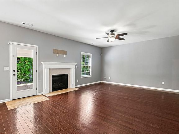 3rd image of 252 Stone Lake Dr