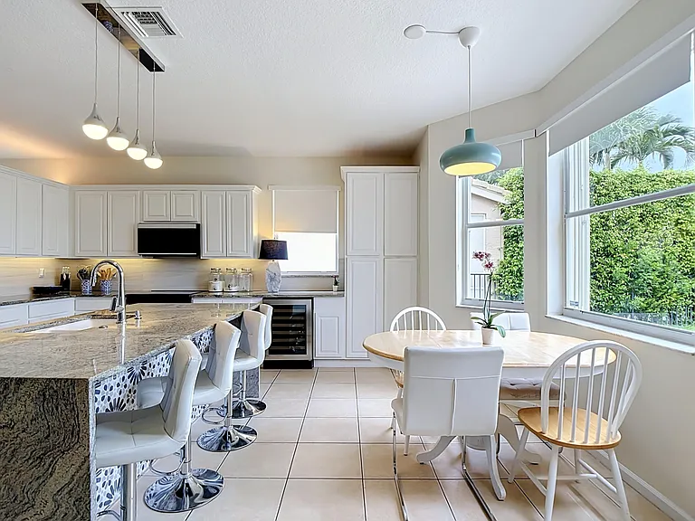 1154 Oakwater Dr — Photo 12