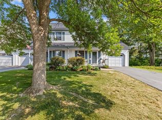 33 Perkins Dr, Essex Junction, VT 05452