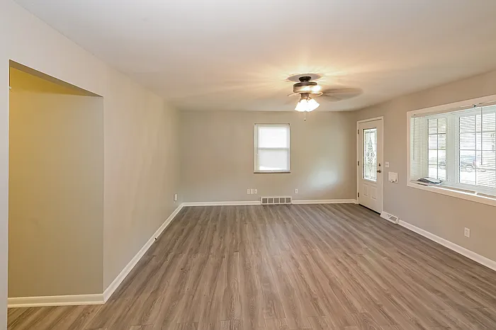 3 bed, 2.0 bath, 1926 sqft, $1,995 — Photo 4
