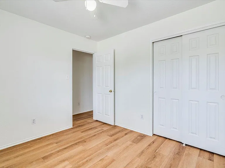 140 Schmidt — Photo 26