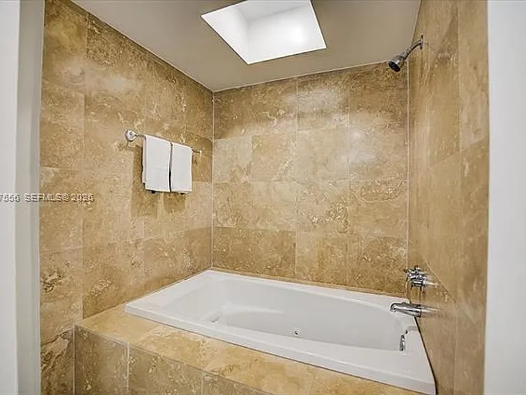 101 Crandon Blvd #276 — Photo 23