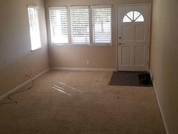 5th image of 2770 S Whitney Blvd