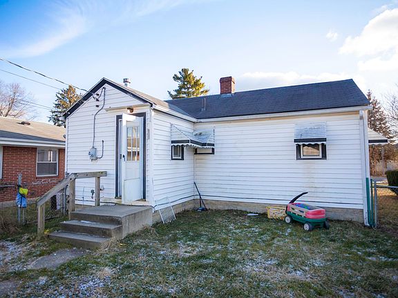 4th image of 742 Maple Grove Ave