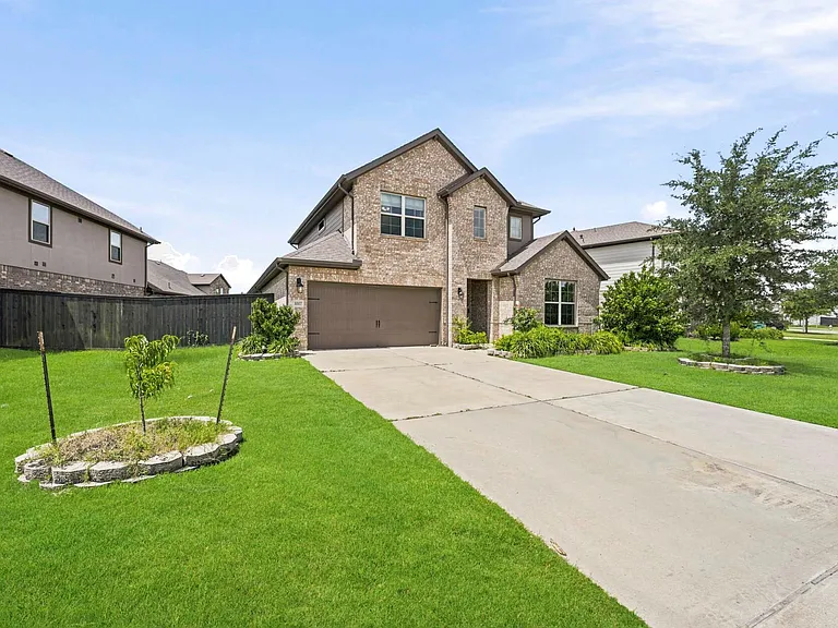 1007 Fennel Frond Dr — Photo 2