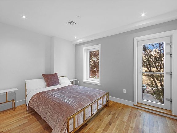 3rd image of 1079 Fulton St #4C