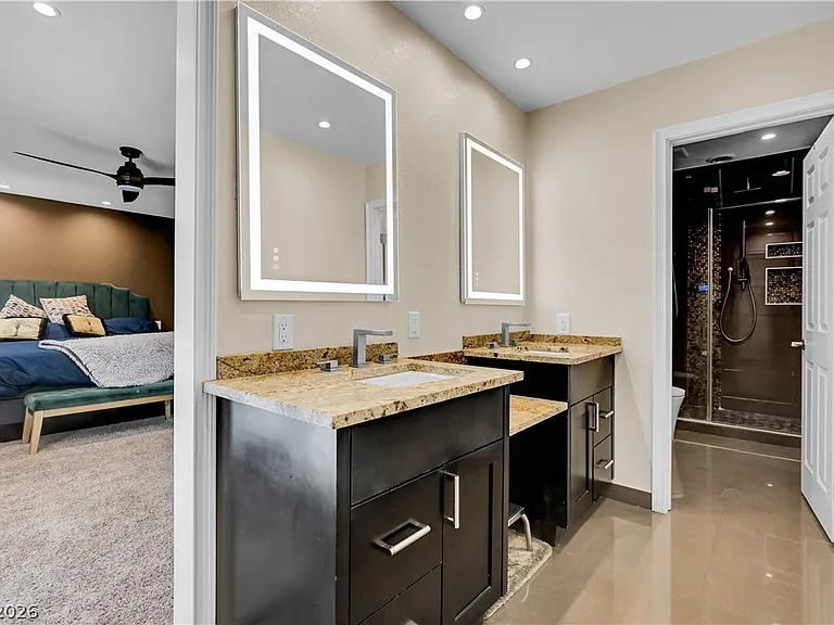 2712 W Oakey Blvd — Photo 24