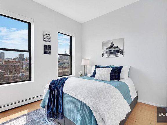 5th image of 613 E 6th St APT 5A