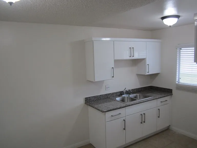317 W Park Ave #105 — Photo 2