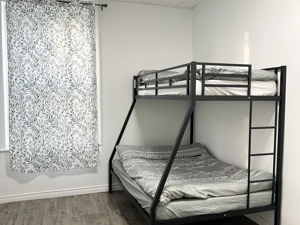 11 King St E, Cobourg, ON K9A 1K6