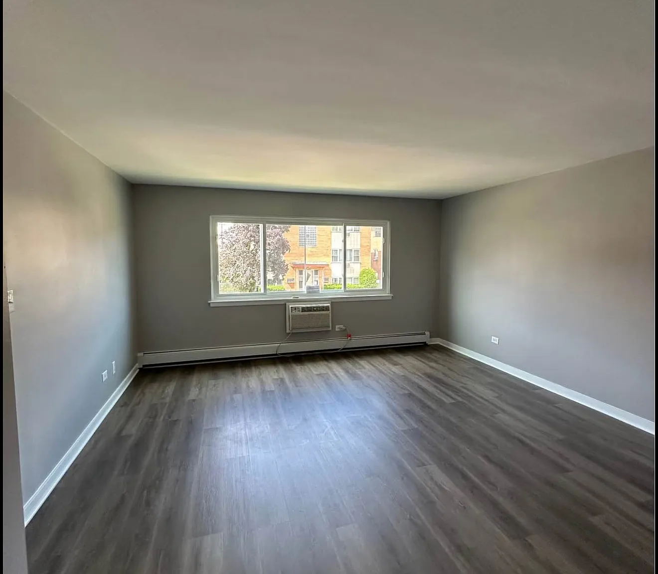1 bed, 900 sqft, $1,750 — Photo 1