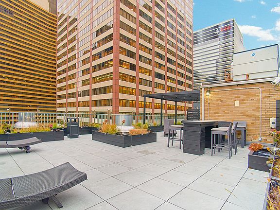 5th image of 150 W 51st St APT 909