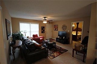4th image of 2810 Summertree Ln