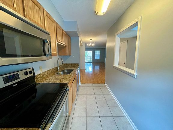5th image of 115 Schultz St