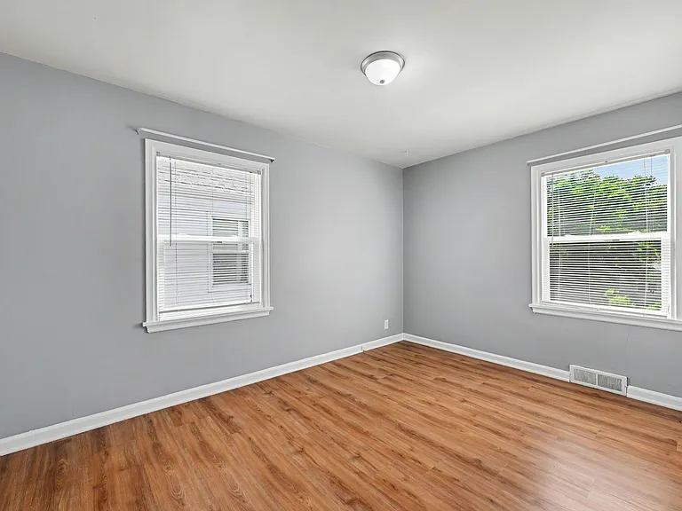 2130 S 47th St — Photo 11