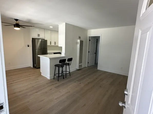 383 W Bay St #7, Costa Mesa, CA 92627