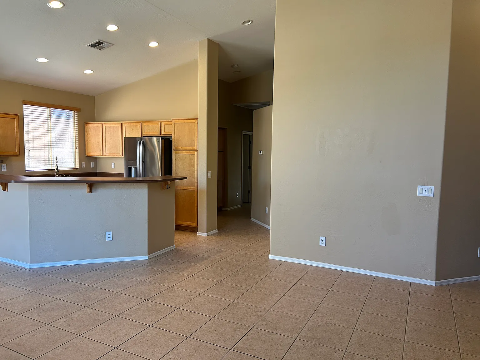 3 bed, 1445 sqft, $2,200 — Photo 4