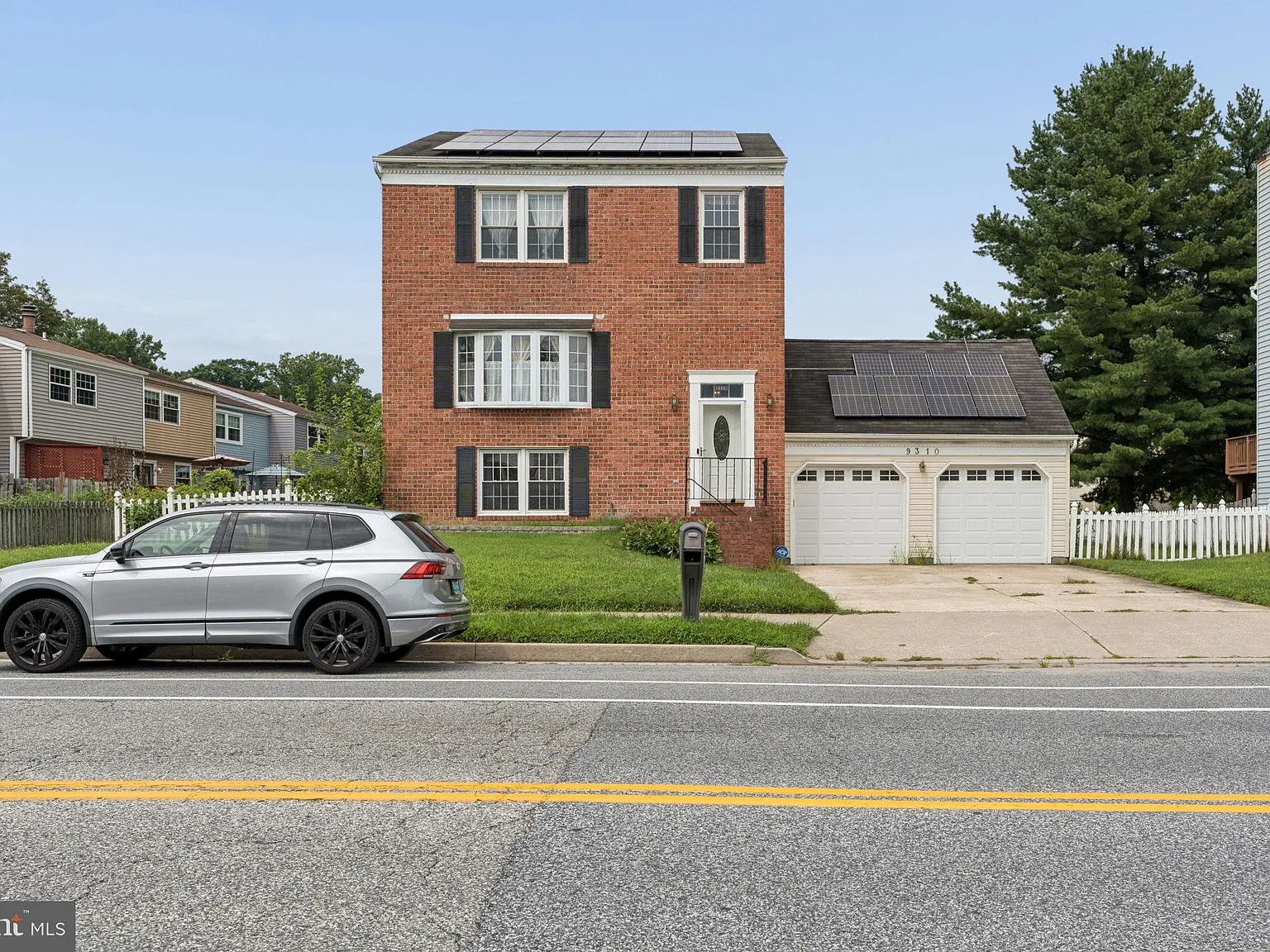 4 bed, 2160 sqft, $3,500 — Photo 2