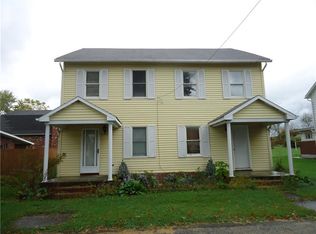 611 Front St, Mount Pleasant, PA 15666