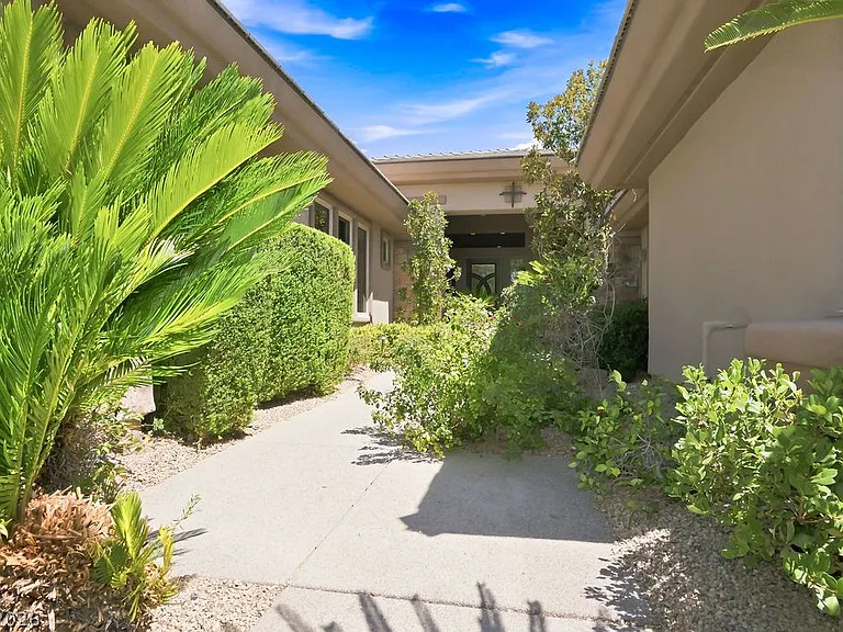 6 Old Marsh Ct — Photo 6