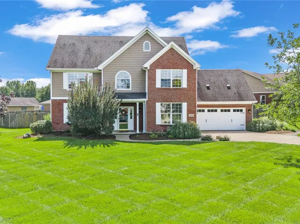 1600 Sunnington Grove Dr, Dayton, OH 45458