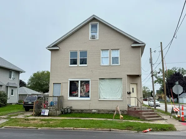 3643 Rockingham Rd, Davenport, IA 52802