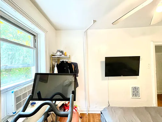 Rented by Pear NYC LLC | media 13