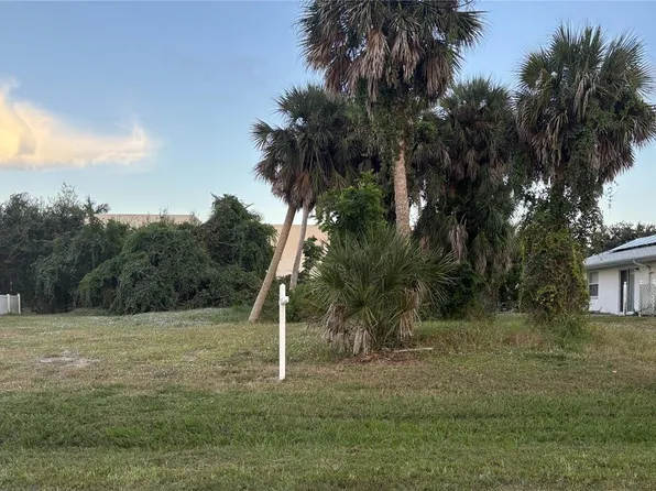 145 Mark Twain Ln #146, Rotonda West, FL 33947