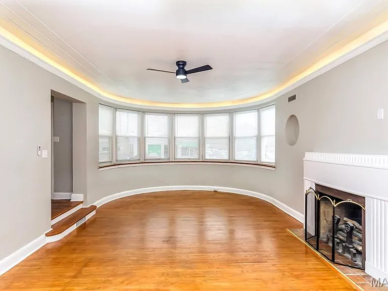 8910 Gravois Rd — Photo 3