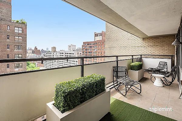 1st image of 142 E 16th St APT 16E