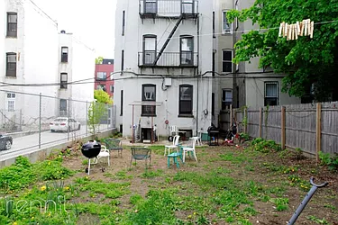 Rented by Rennit Inc.