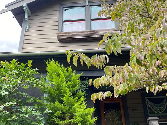 3rd image of 1123 SE 34th Ave #A