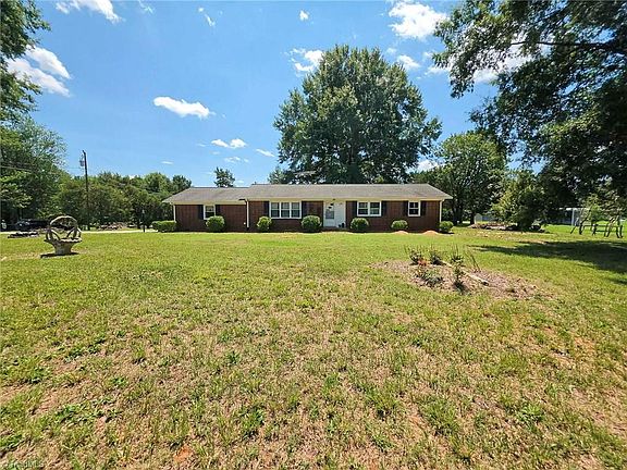 2nd image of 506 Archergate Rd