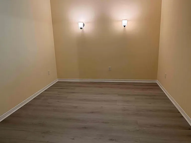 7398 Yonge St #311 — Photo 13