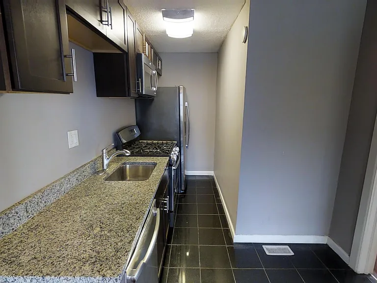 318 Westcott St #1 — Photo 4