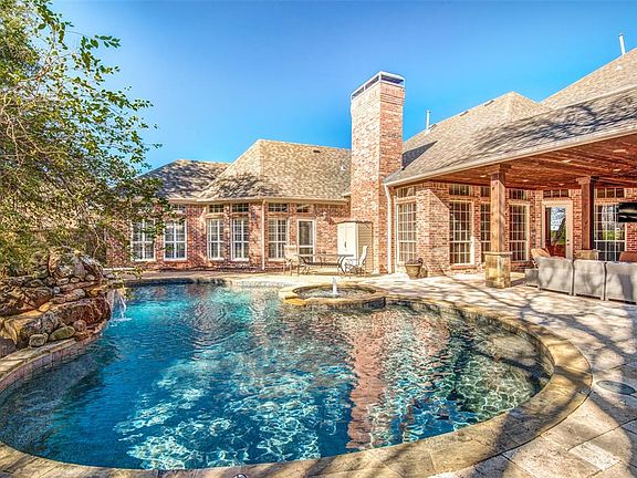 2nd image of 5001 Timber Circle Dr