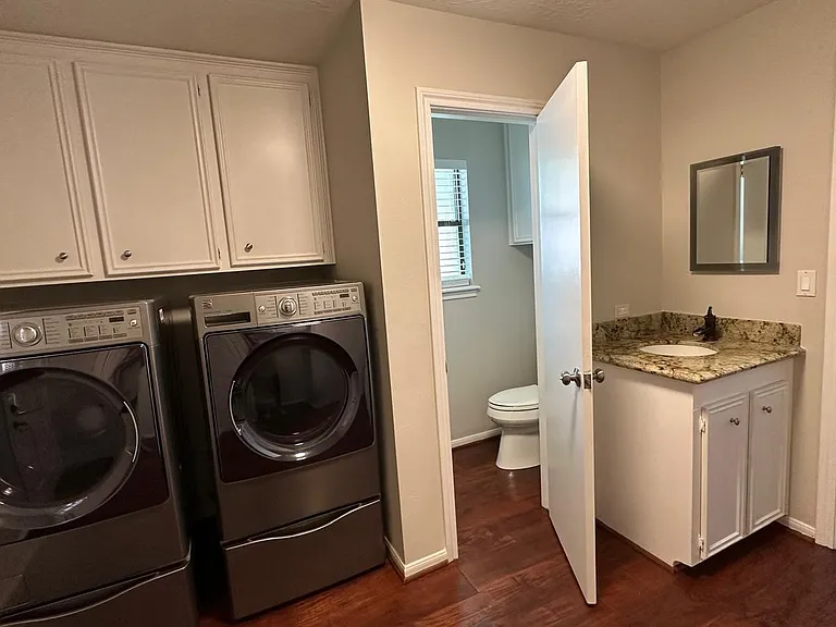 11527 Cedar Creek Dr — Photo 24