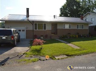 105 Hickory St, Kingwood, WV