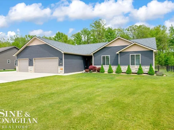 9445 Folkert Rd, Clay, MI 48001