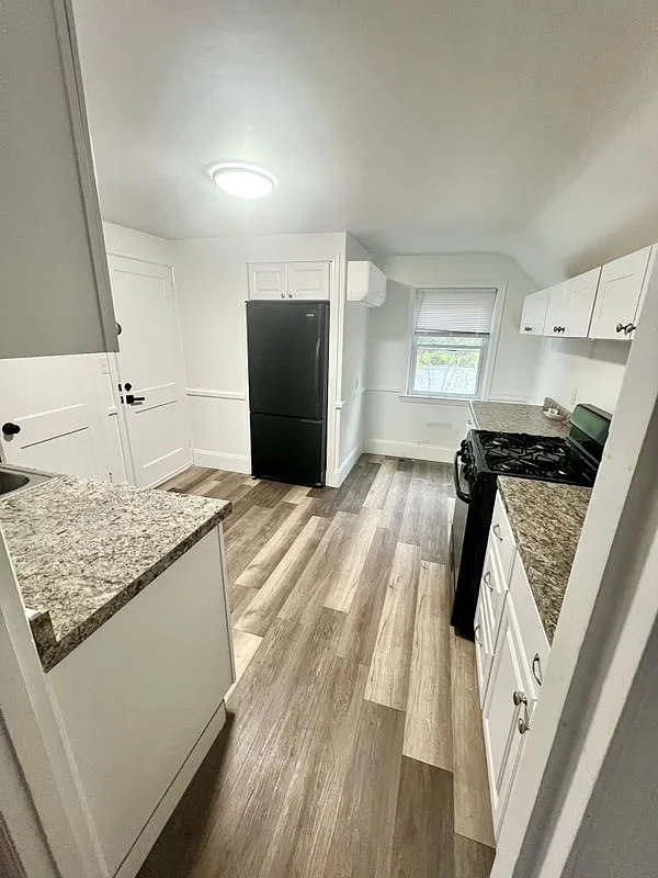 1 bed, 1.0 bath, 550 sqft, $1,600 — Photo 3