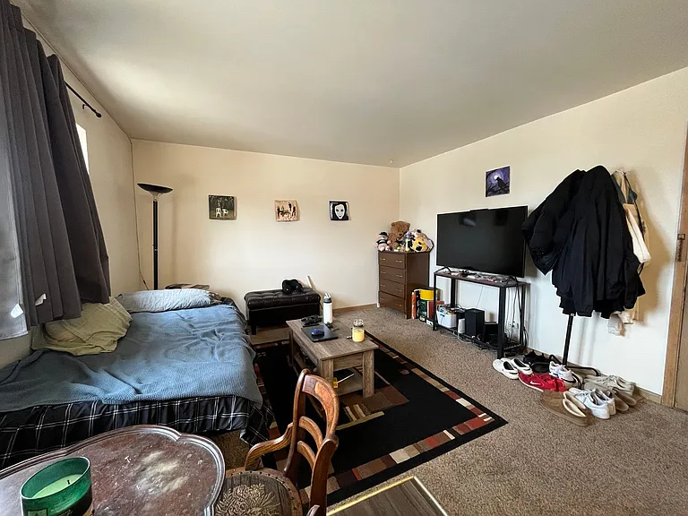 8420 W Greenfield Ave — Photo 3