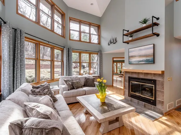 1409 Kings Lynn Road, Stoughton, WI 53589