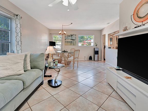 3rd image of 3024 Clyde Road