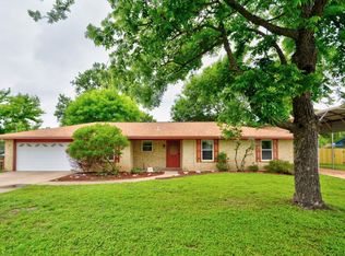 136 Fawn Valley Ln, Kerrville, TX 78028