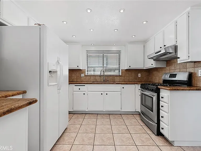 3876 Howard Ave #7 — Photo 11