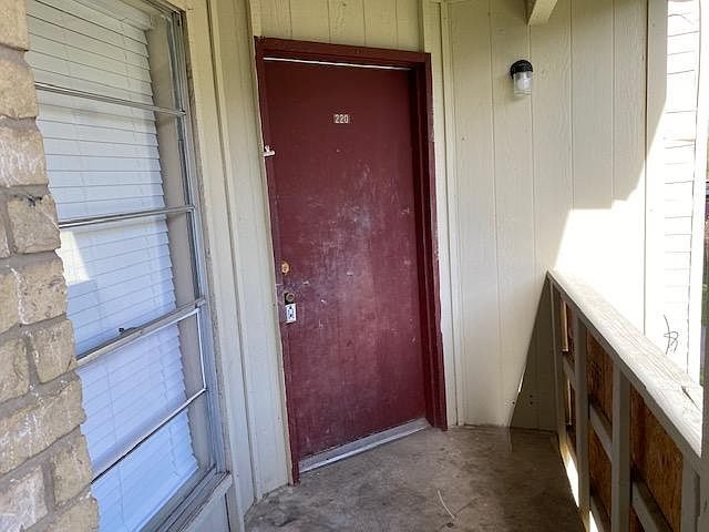 1st image of 919 S Weatherred Dr APT 220