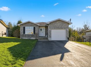 167 Nicholas St, Quinte West, ON K8V 6E8