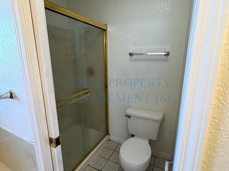 6059 Gentry Ave — Photo 12