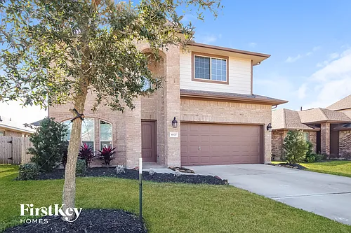 4820 La Piedra Ln Photo 1